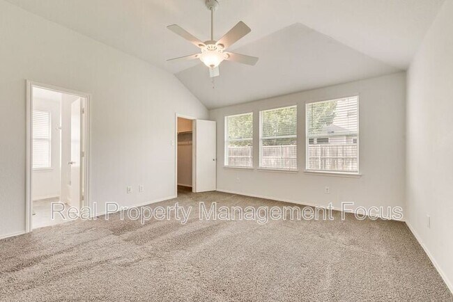 Building Photo - 1004 Trickham Dr
