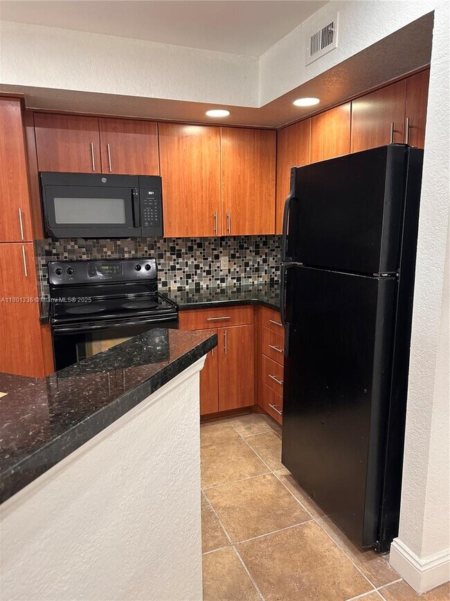 Building Photo - 12510 Vista Isles Dr