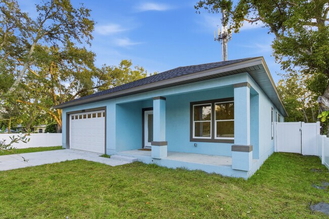 Building Photo - 2205 E 148th Ave