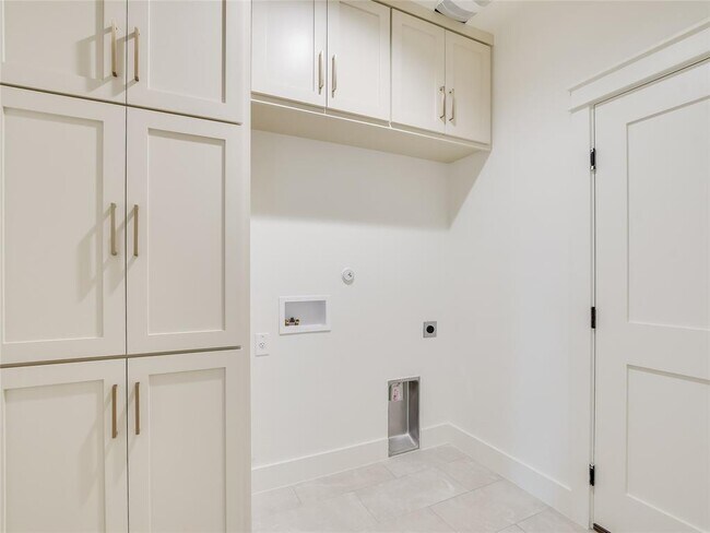 Building Photo - 414 Stagecoach Trail