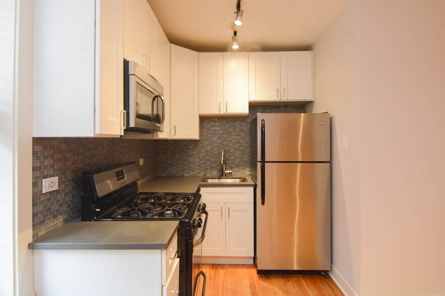 Building Photo - 2425 N Kedzie Blvd