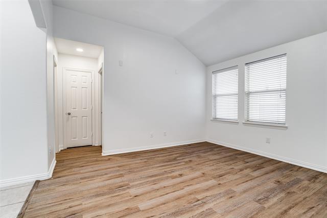 Building Photo - 229 Bluefinch Dr