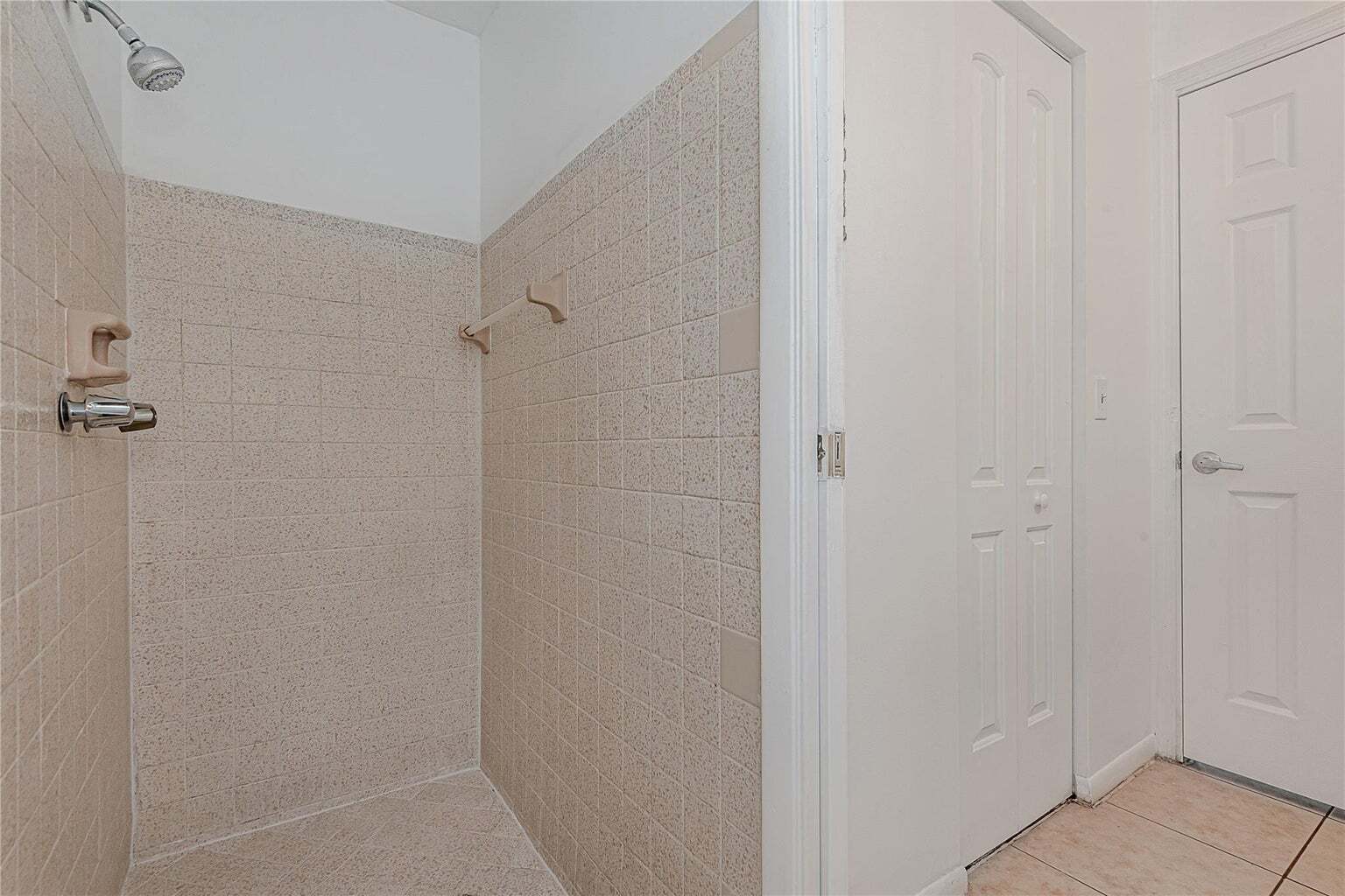 Building Photo - 2831 NW 51st Ter