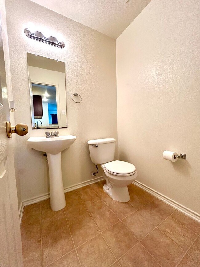 Building Photo - *COMING SOON*  Beautifully Designed Two-Story Home with Loft and Garden Tub!