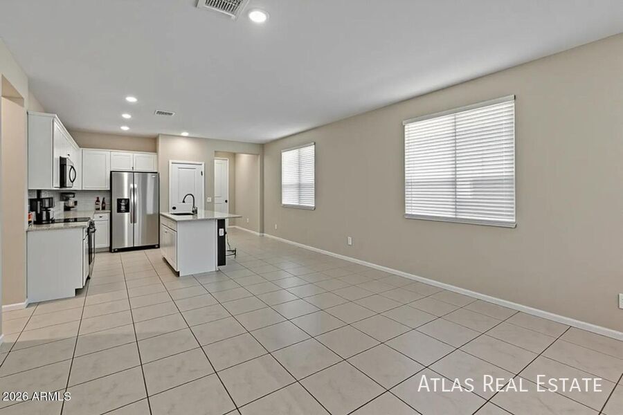 Building Photo - 17352 W Country Club Terrace