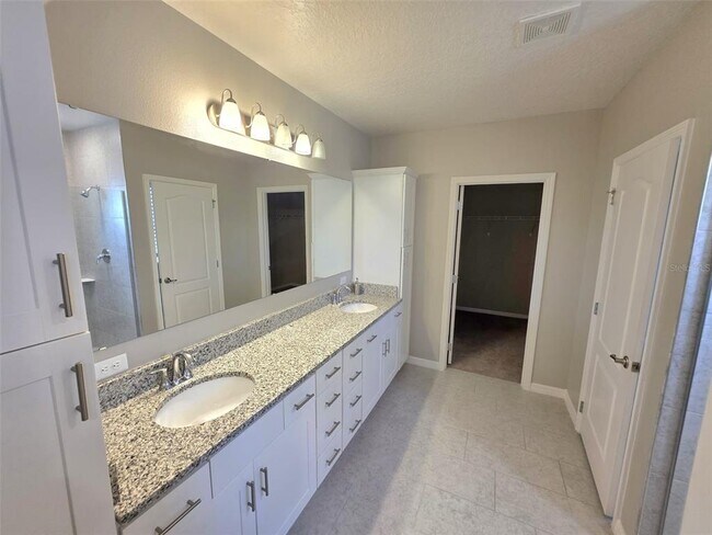 Building Photo - 206 Barrington Dr