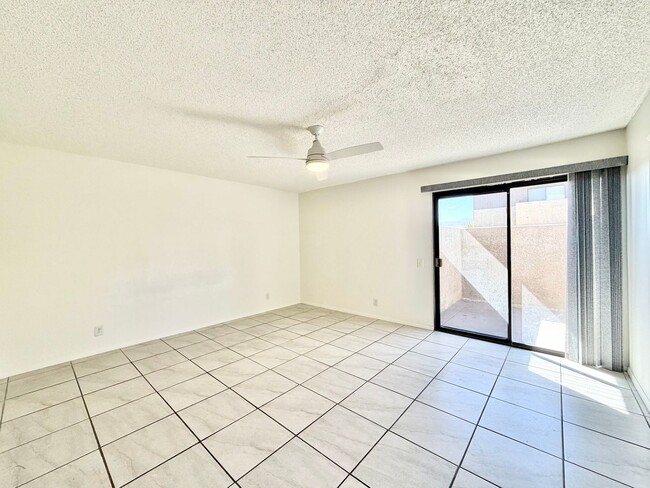 Building Photo - 433 Bradshaw E Ln