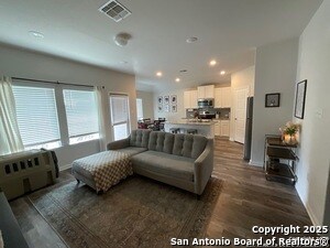 Building Photo - 2118 Silver Maple