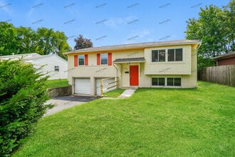 Building Photo - 5548 Roche Dr