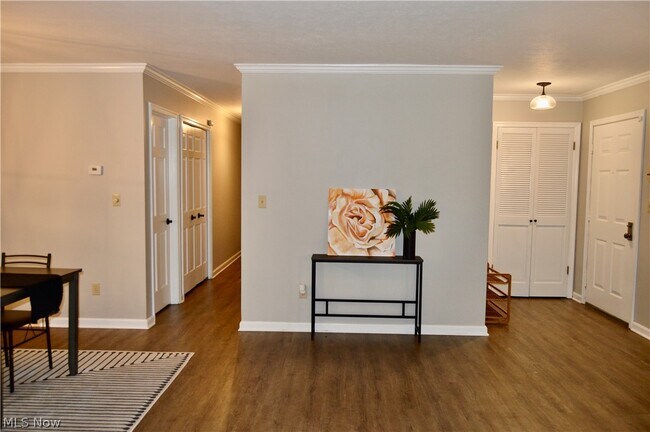 Building Photo - 1306 Fox Run Ct