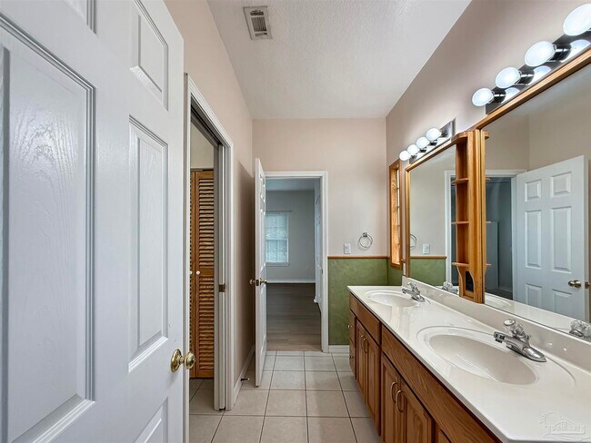 Building Photo - 2983 Shearwater Dr