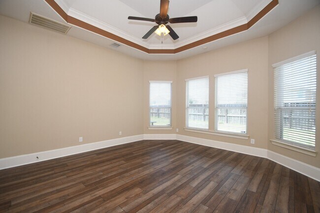 Building Photo - 606 Whitney Oaks Ln