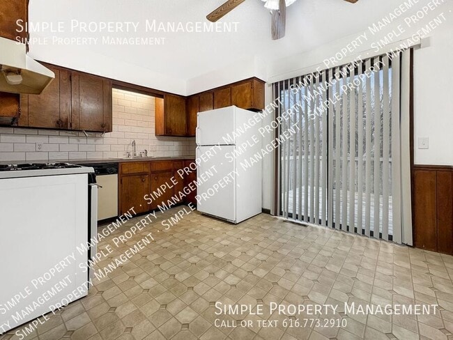 Building Photo - 2666 Randall Ave NW