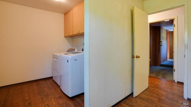 Building Photo - 3 Oak Grove Way