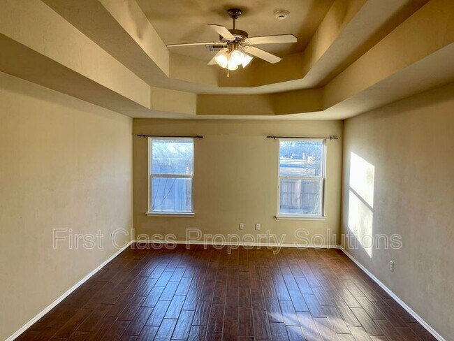 Building Photo - 917 Renita Way