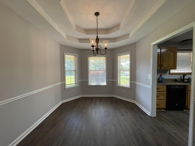 Building Photo - 102 S Gala Ct