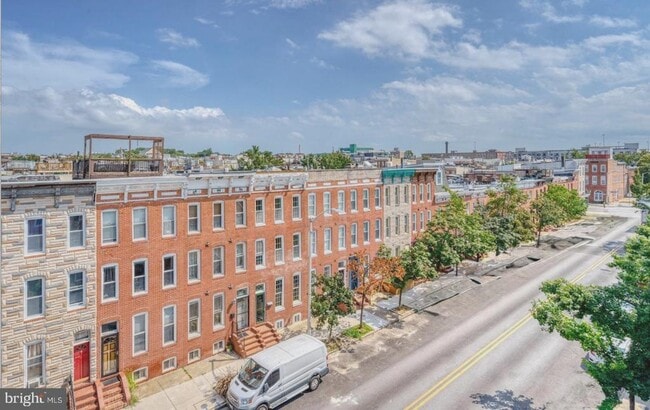 Building Photo - 1502 S Charles St