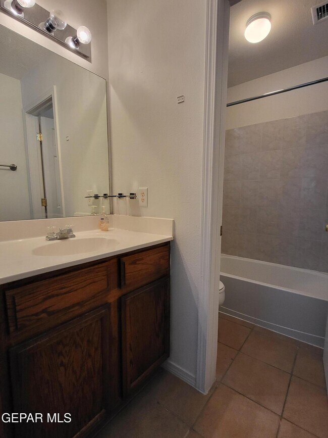 Building Photo - 2992 Tierra Limon Dr