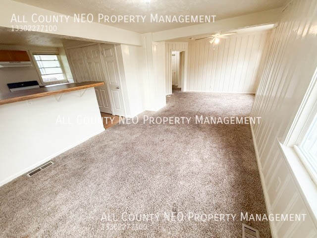 Building Photo - 470 Allyn St