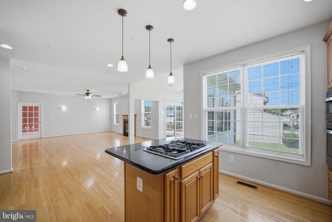 Building Photo - 20 Pinehurst Ln