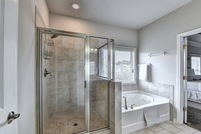 Building Photo - 1958 Lakeview Bend Way