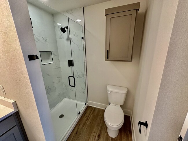 Building Photo - 2805 SW Hampshire Ave