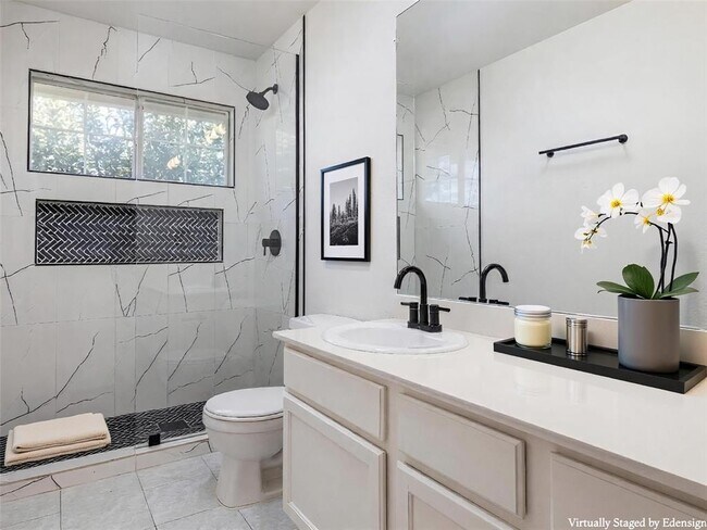 Building Photo - 7730 Lakewood Dr