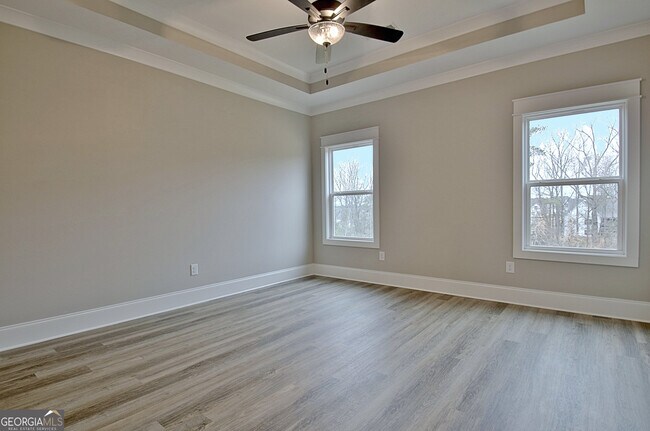 Building Photo - 190 Redhaven Dr