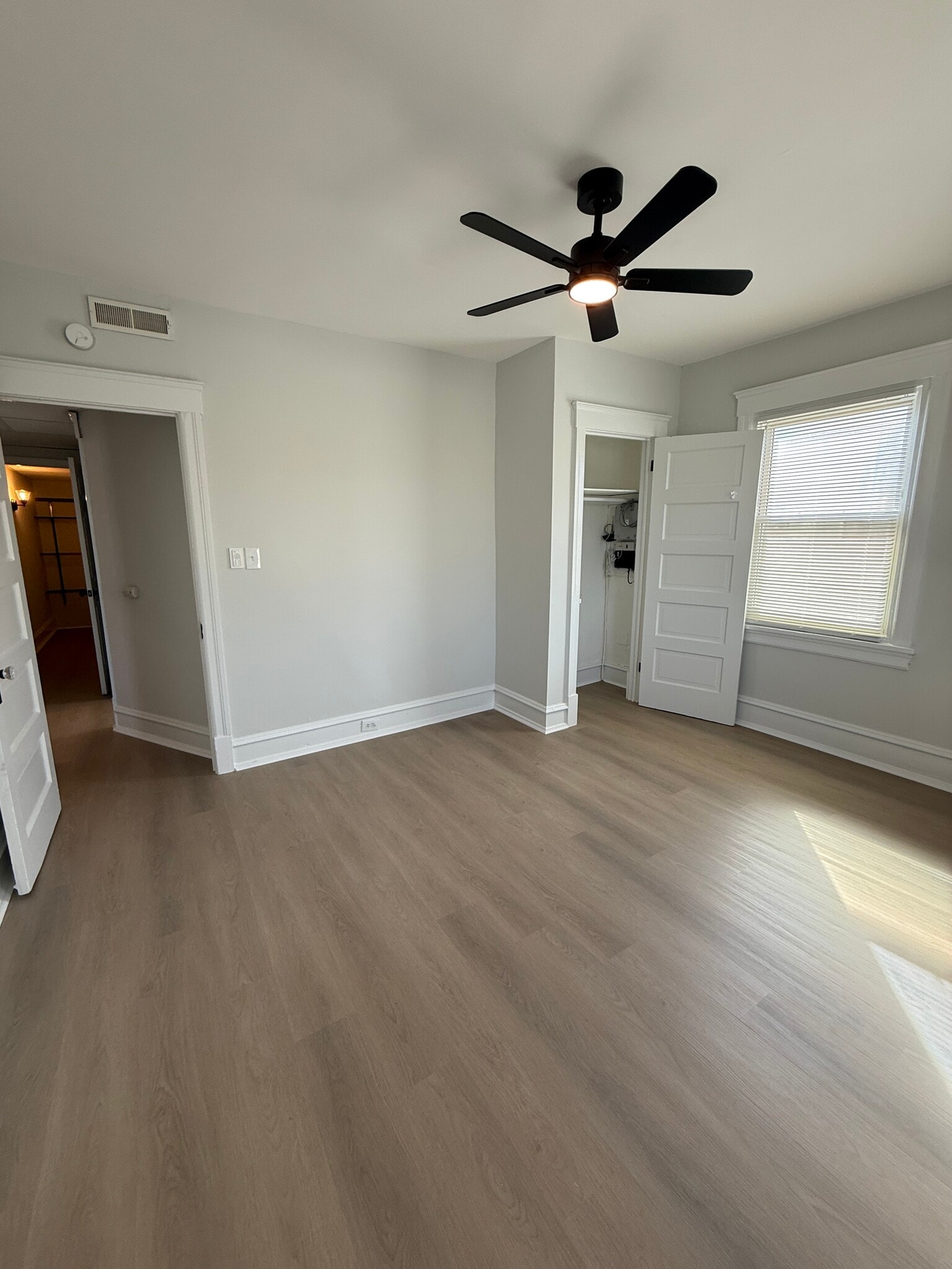 Building Photo - 104 Forrest Ave
