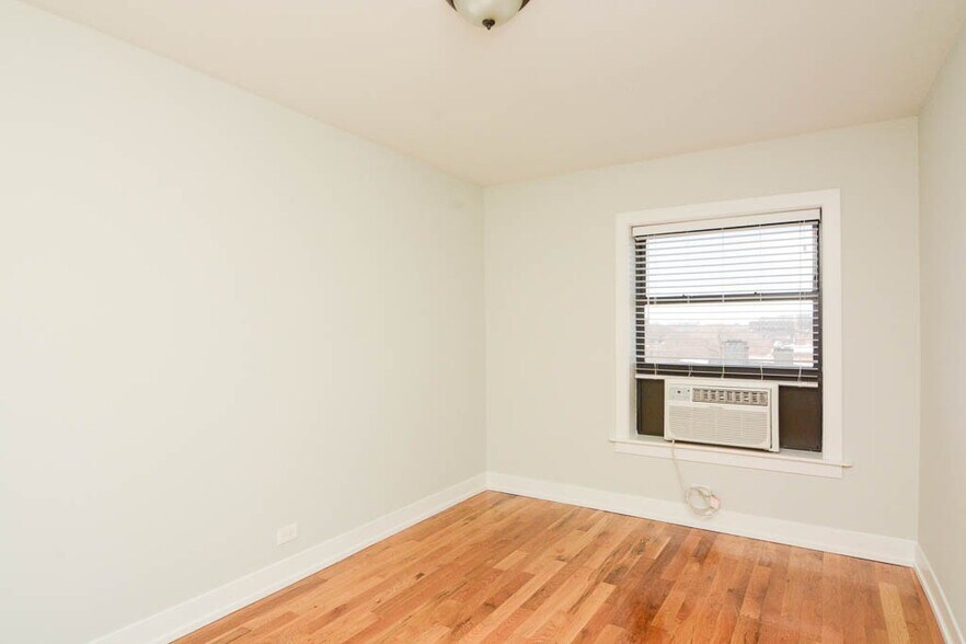 Building Photo - 562 W Arlington Pl