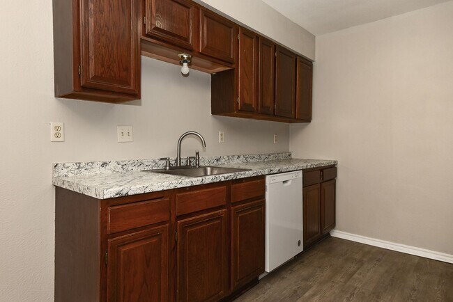 Building Photo - PEPERPORT.3914/3916