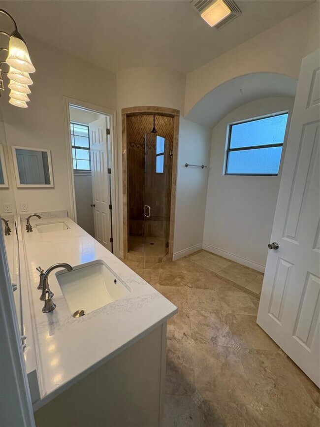 Building Photo - 3314 Thomas Kincheon St