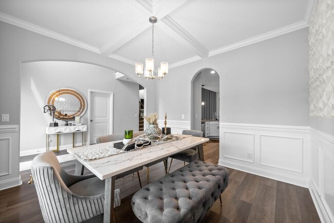 Building Photo - Modern 6-Bedroom Home with Open Layout & S...