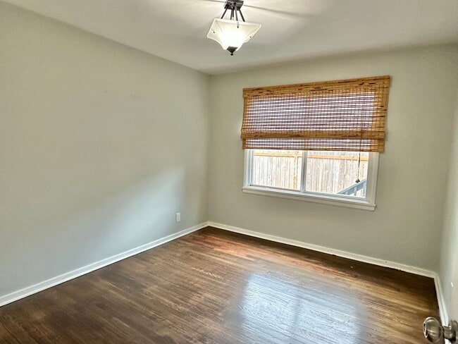 Building Photo - Beautiful 3 Bedroom home in desirable Ball...