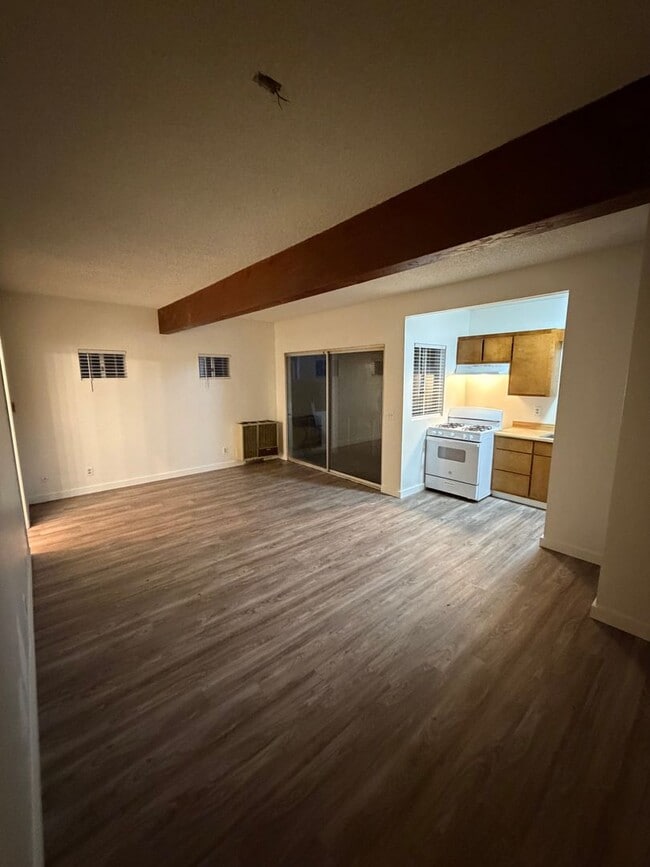 Building Photo - 339