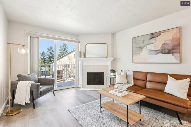 Building Photo - 9484 Redmond - Woodinville Rd NE
