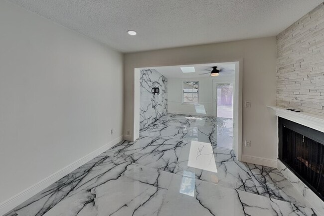 Building Photo - 8212 Citrus Chase Dr