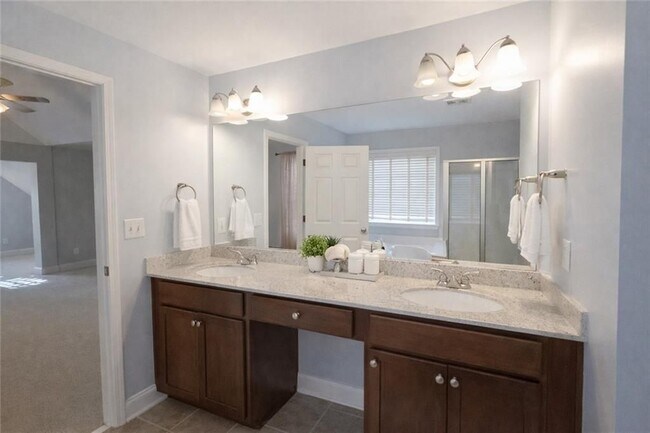 Building Photo - 788 Scenic Park Ct