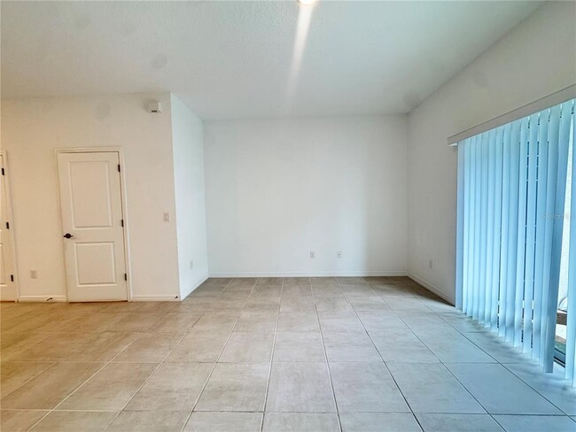 Building Photo - 8528 Daybreak St