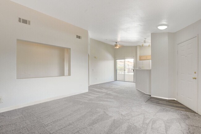 Building Photo - Freshly Renovated 2 Bedroom Condo