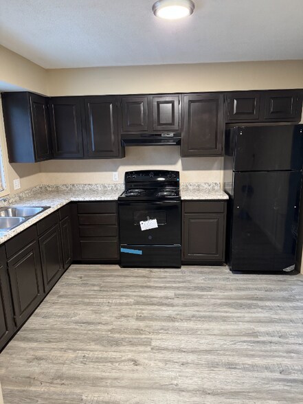 Primary Photo - 1423 Johnson St