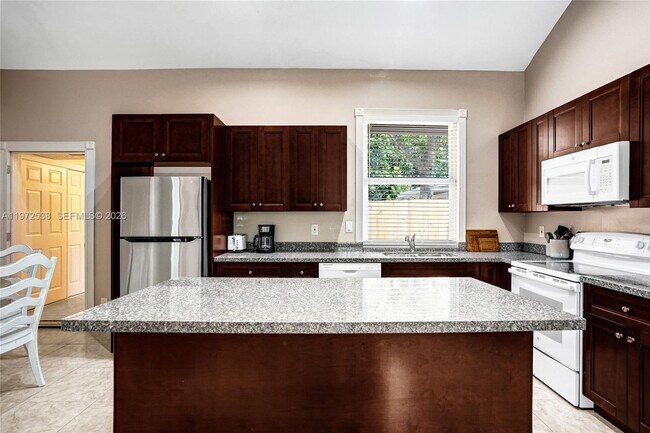 Building Photo - 13161 179th Ct N