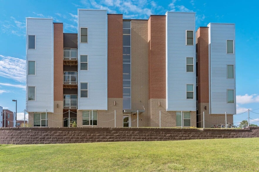 Building Photo - 1206 S 4th St