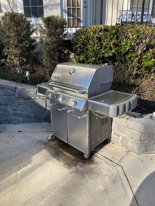 Building Photo - 3655 Habersham Rd NE