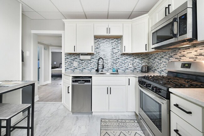 Building Photo - 444 Oneida St