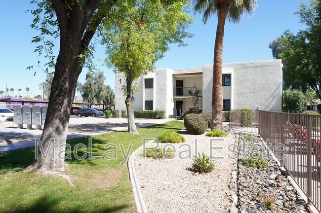 Building Photo - 10444 N 69th St