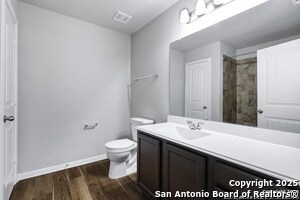 Building Photo - 3427 Silver Set