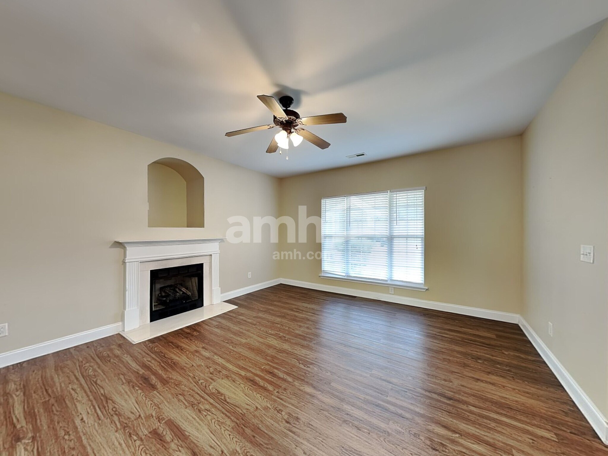 Building Photo - 7842 Jester Park Dr