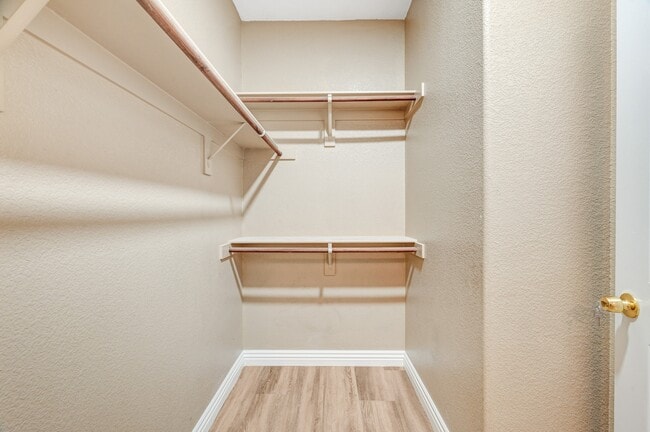 Building Photo - 1050 E Cactus Ave