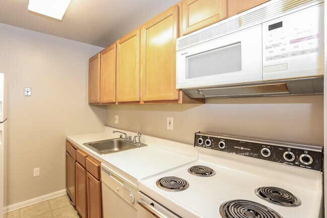 Building Photo - 1910 T St NW